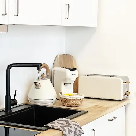 شقة New Spacious Boutique Apartment's In The Center Of *